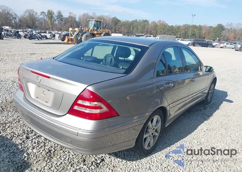 2007 Mercedes-Benz C 280 Luxury z USA, uszkodzony, nr VIN WDBRF54H87A953464
